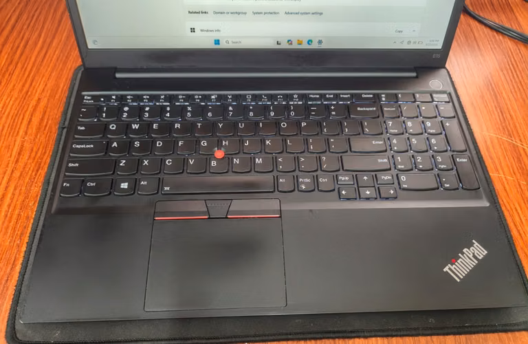 2.Lenovo ThinkPad E15 Gen 3 15.6 PULGADAS, AMD Ryzen 5 5500U, 16GB RAM, 512GB SSD, TGrafica 1GB, $300