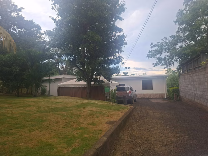 A H/ Hermosa y Fresca Casa en Residencial Lomas de MonteVerde km 13 Carretera a Masaya - Imagen 7