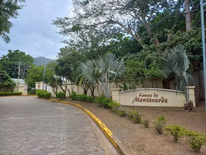 A H / Beautiful and Fresh House in Residential Lomas de MonteVerde km 13 Road to Masaya