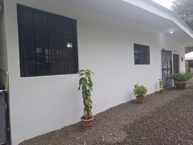 A H/ Hermosa y Fresca Casa en Residencial Lomas de MonteVerde km 13 Carretera a Masaya - Imagen 5