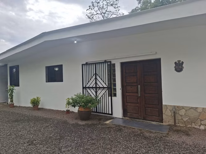 A H/ Hermosa y Fresca Casa en Residencial Lomas de MonteVerde km 13 Carretera a Masaya - Imagen 4