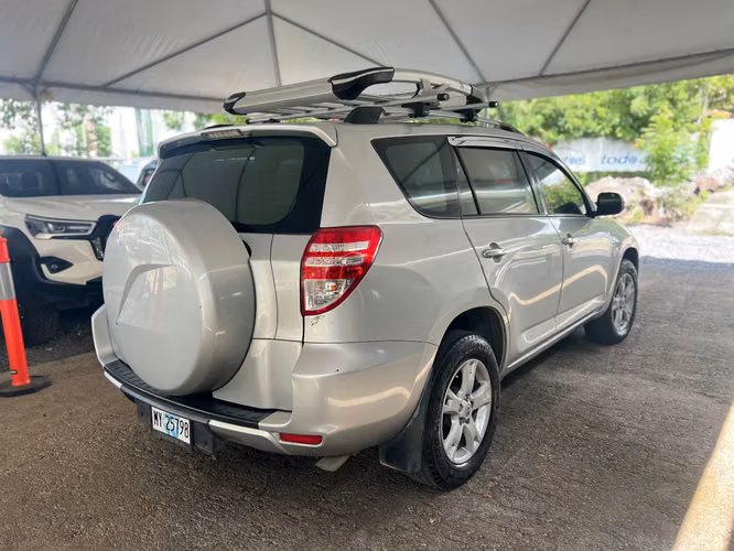 Toyota Rav4 2015- Automática  - Imagen 2