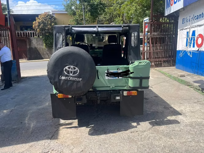 TOYOTA BJ40 MOTOR2H 1976