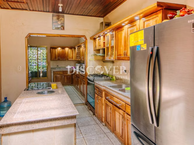 Se vende amplia casa con piscina en Carretera a Masaya  ID14919 - Imagen 8