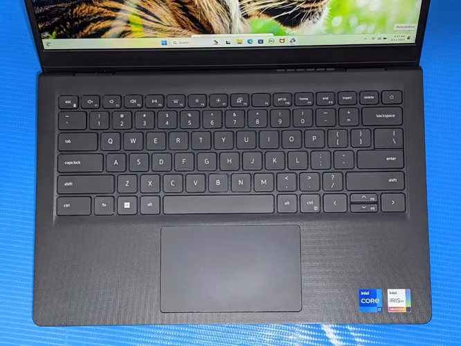 LAPTOP DELL VOSTRO 3420 / CORE i7 12va / 16GB RAM / 512GB - Imagen 2