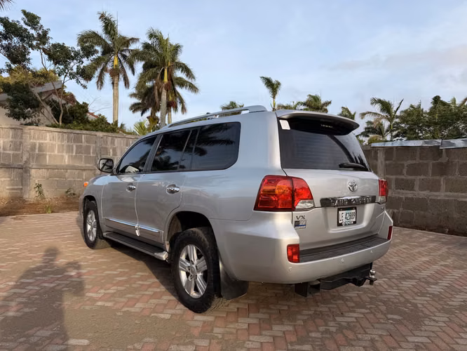 TOYOTA LAND CRUISER VX 