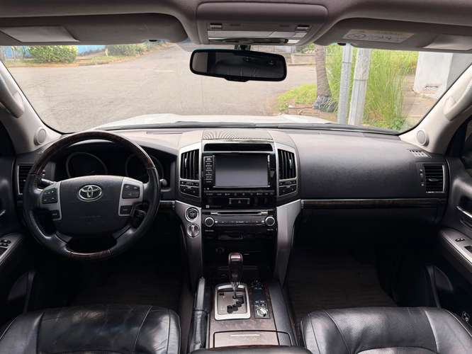 TOYOTA LAND CRUISER VX 