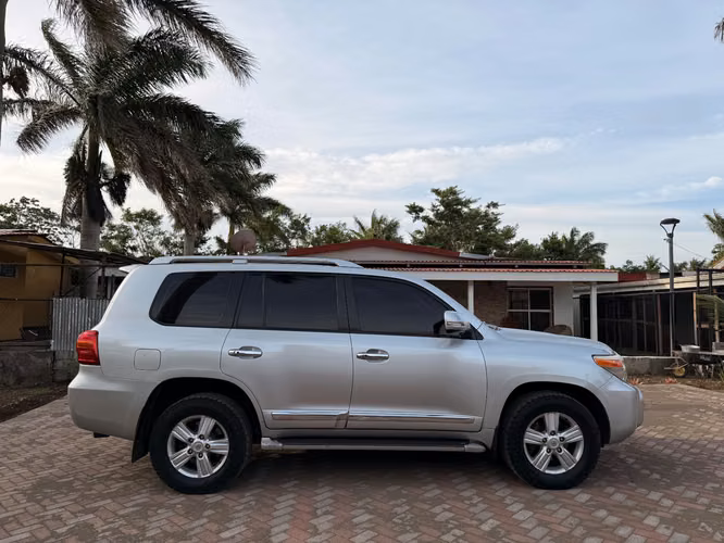 TOYOTA LAND CRUISER VX 