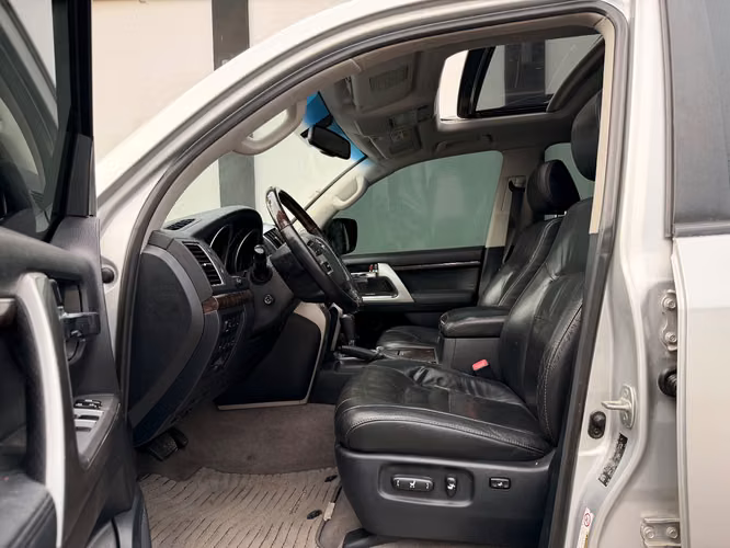 TOYOTA LAND CRUISER VX 