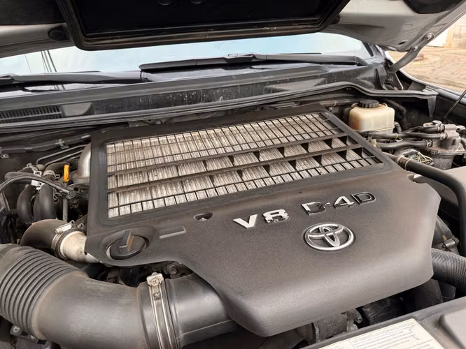TOYOTA LAND CRUISER VX 