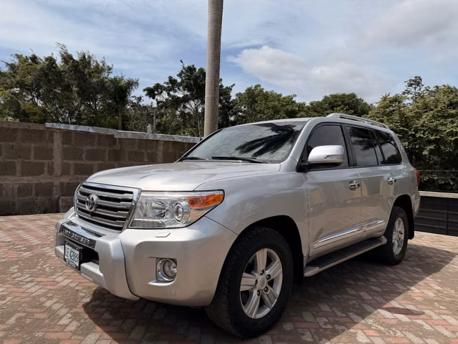 TOYOTA LAND CRUISER VX 