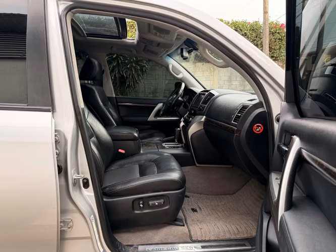 TOYOTA LAND CRUISER VX 