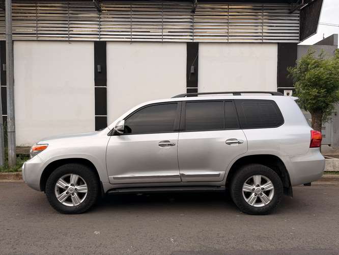 TOYOTA LAND CRUISER VX 
