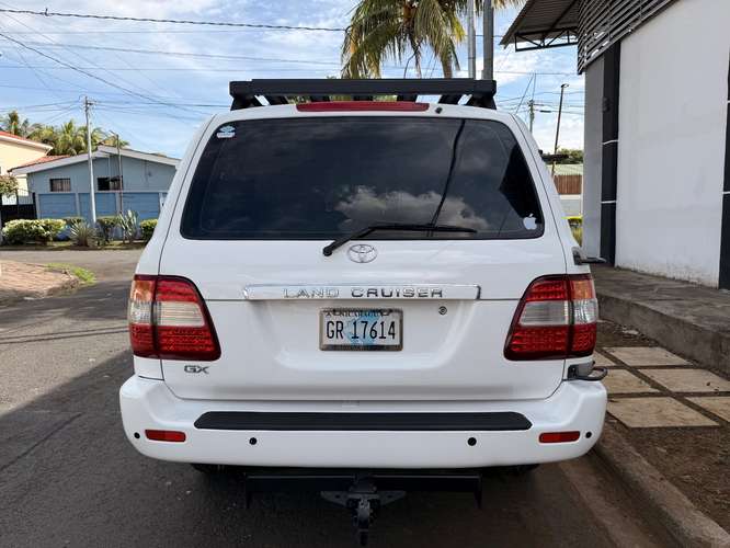 TOYOTA LAND CRUISER 