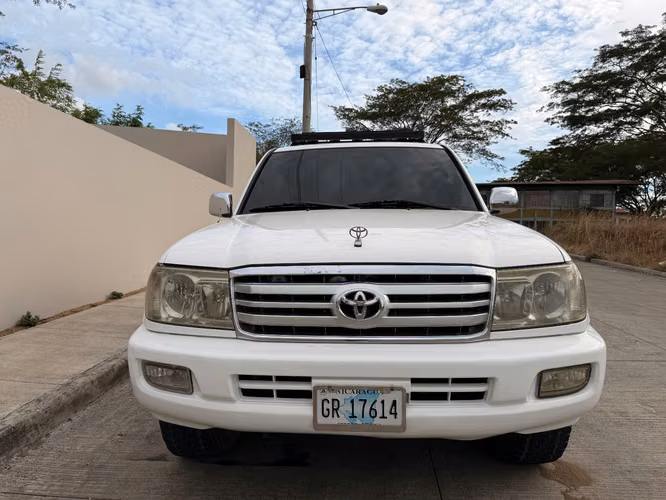 TOYOTA LAND CRUISER 