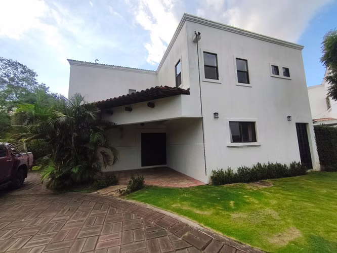  ¡Hermosa Casa en Renta en Estancia de Santo Domingo!  - Imagen 1