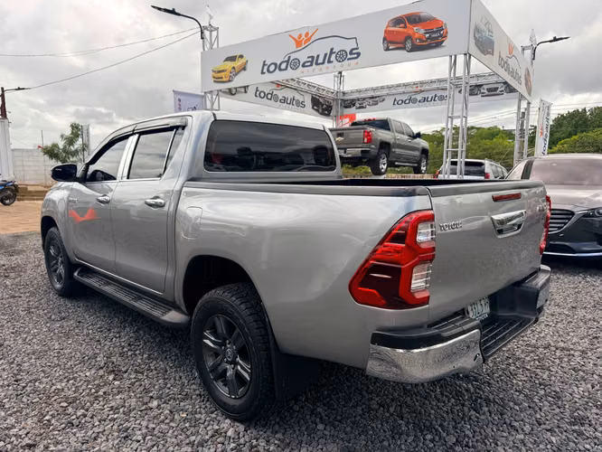 TOYOTA HILUX SR AÑO 2021 - Imagen 3
