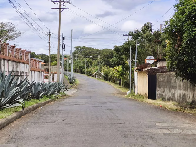 LL - Se Vende Terreno en Colinas de Santa Cruz - Imagen 6
