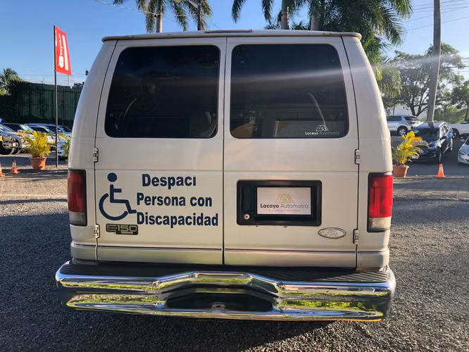 Ford E150 2000