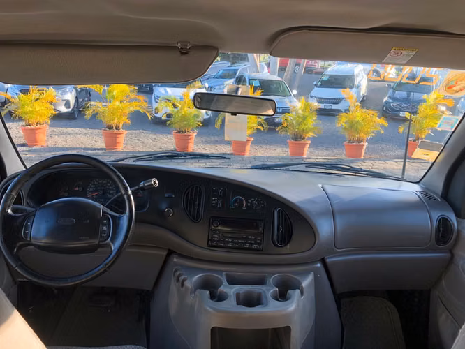 Ford E150 2000