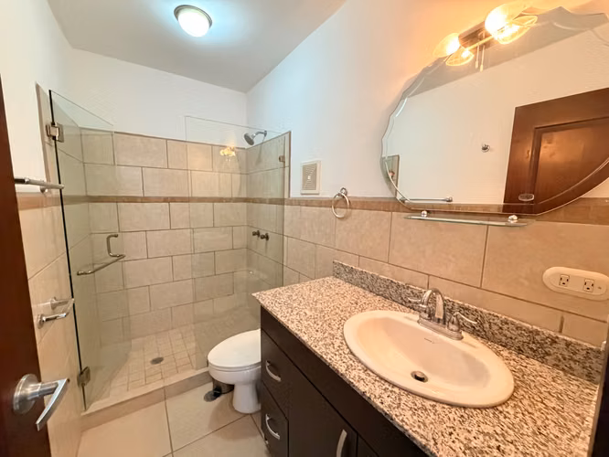  HERMOSA CASA AMUEBLADA EN RENTA – LAS COLINAS - Imagen 14