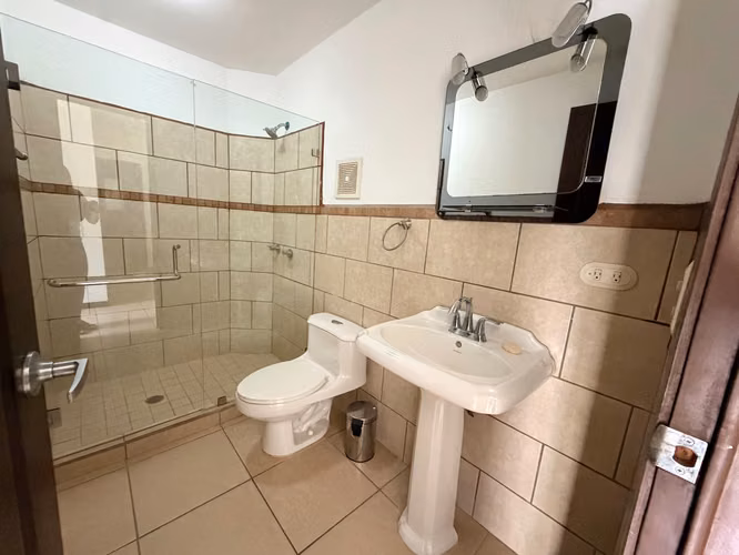  HERMOSA CASA AMUEBLADA EN RENTA – LAS COLINAS - Imagen 4