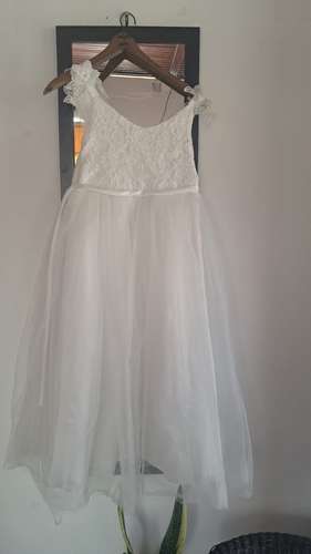 Vestido Blanco  elegante con escajes y falda de tul  - Imagen 2