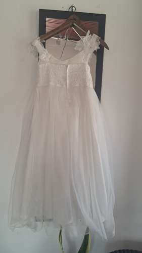 Vestido Blanco  elegante con escajes y falda de tul  - Imagen 3