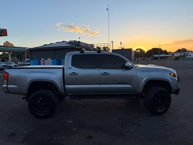 Vendo cambio Toyota Tacoma año 2017 