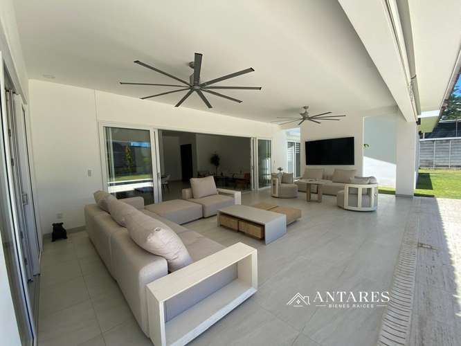 Moderna y Exclusiva Casa en Condominio en Santo Domingo - Imagen 5