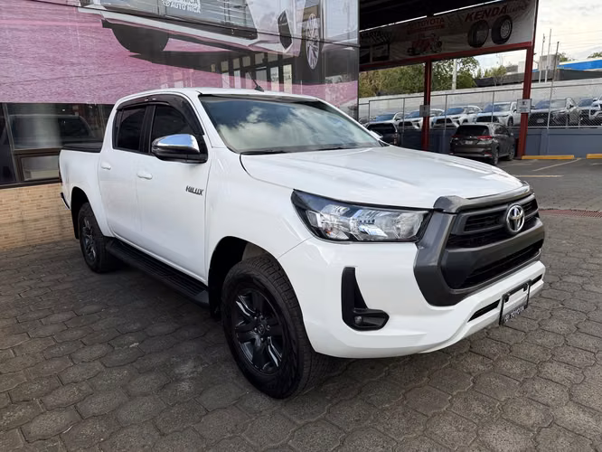 Hilux 2027 NUEVA DE PAQUETE Mecanica 4x4 Intermedia  - Imagen 13