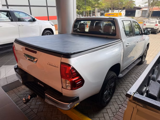 Hilux 2026 NUEVA DE PAQUETE Mecanica 4x4 Intermedia  - Imagen 3