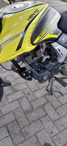 Motor nítido. Moto vento rayder 2026