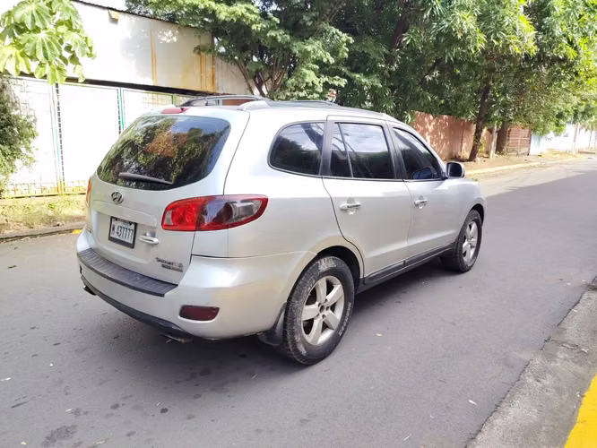 Hyundai Santa Fe 2008 / Diesel 3 Filas, Económica, Donde esta y como está!
