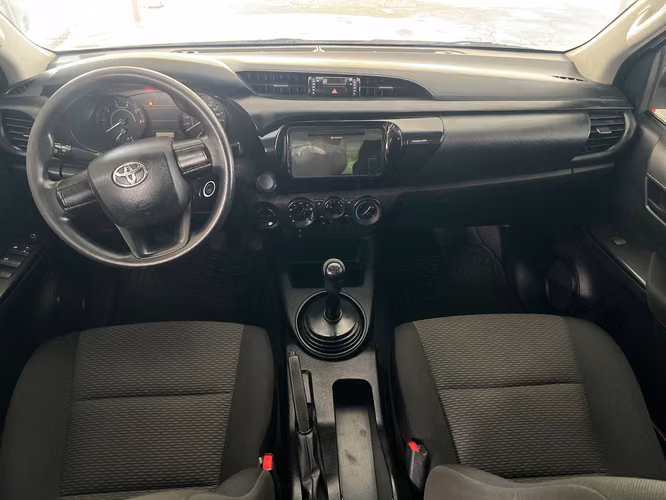 Toyota Hilux año 2023-Manual  - Imagen 3
