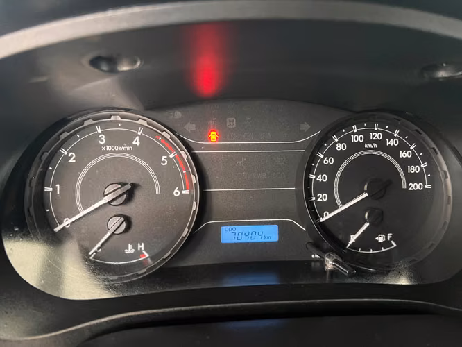 Toyota Hilux año 2023-Manual  - Imagen 9
