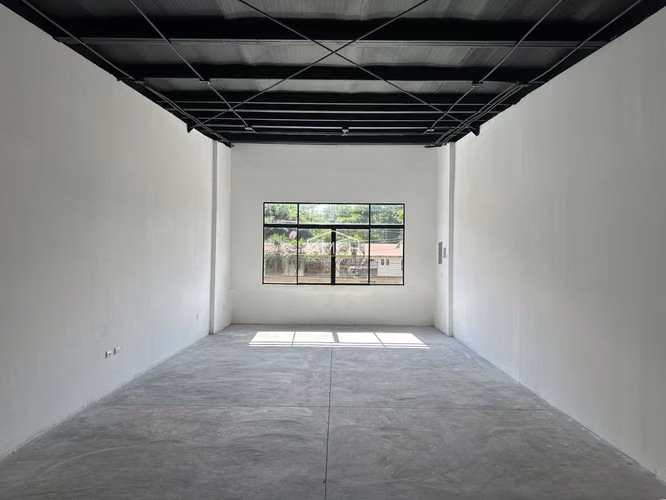 AM - SE VENDE PLAZA COMERCIAL EN LAS COLINAS - Imagen 5