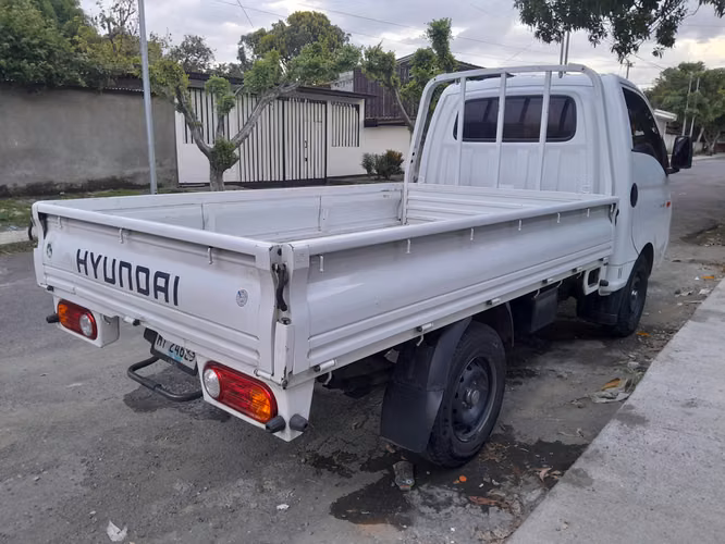 Vendo Hyundai H100 año 2025
