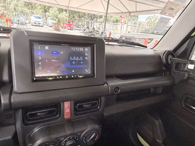 Suzuki Jimny año 2023 4x4 