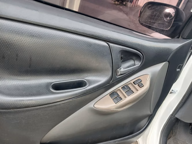 BONITO Y ECONÓMICO TOYOT YARIS... - Imagen 9