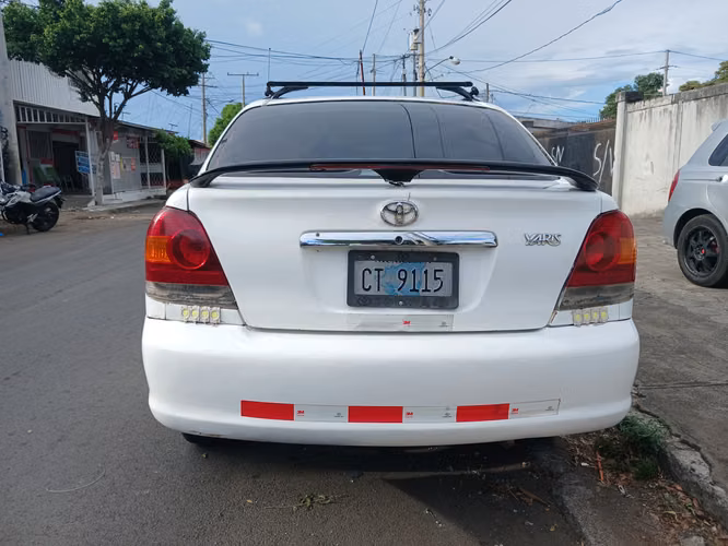 BONITO Y ECONÓMICO TOYOT YARIS... - Imagen 3