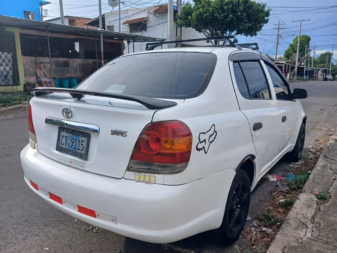BONITO Y ECONÓMICO TOYOT YARIS... - Imagen 2