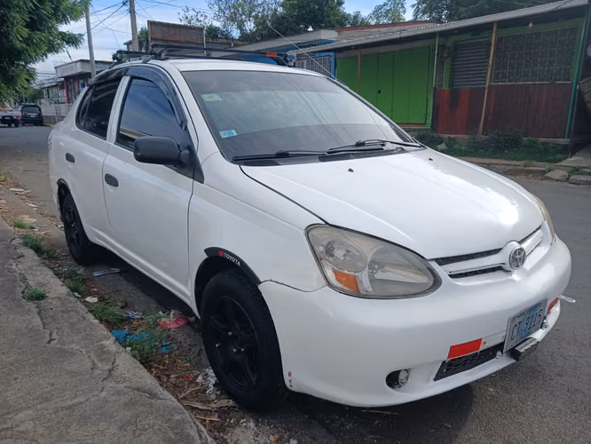 BONITO Y ECONÓMICO TOYOT YARIS... - Imagen 5