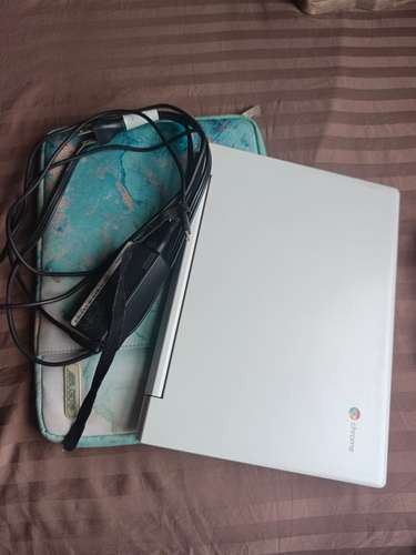 VENDO LAPTOP LENOVO IDEAPAD