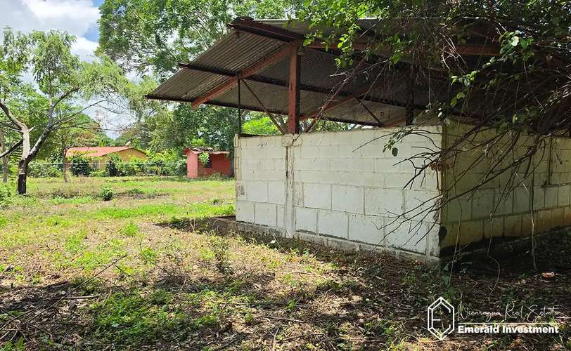 Near-Acre Property with Casita and Horse Stables in Granada