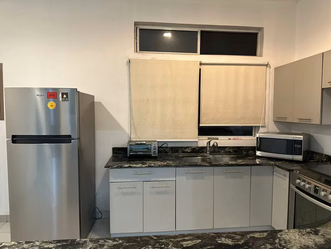 SE RENTA CASA MODERNA EN LAS COLINAS, MANAGUA – CONDOMINIO PRIVADO - Imagen 9