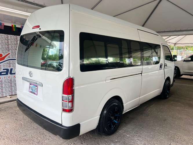 TOYOTA HIACE AÑO 2017 - Imagen 3