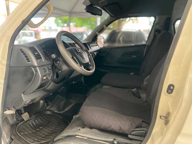 TOYOTA HIACE AÑO 2017 - Imagen 5