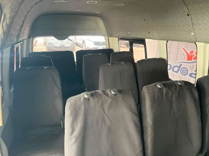 TOYOTA HIACE AÑO 2017 - Imagen 8
