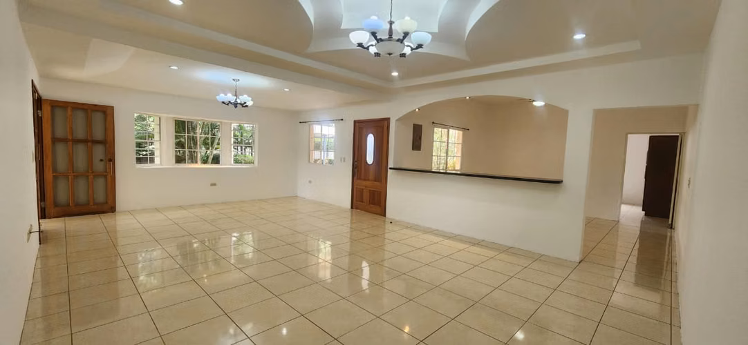 Rental House in Carretera Sur